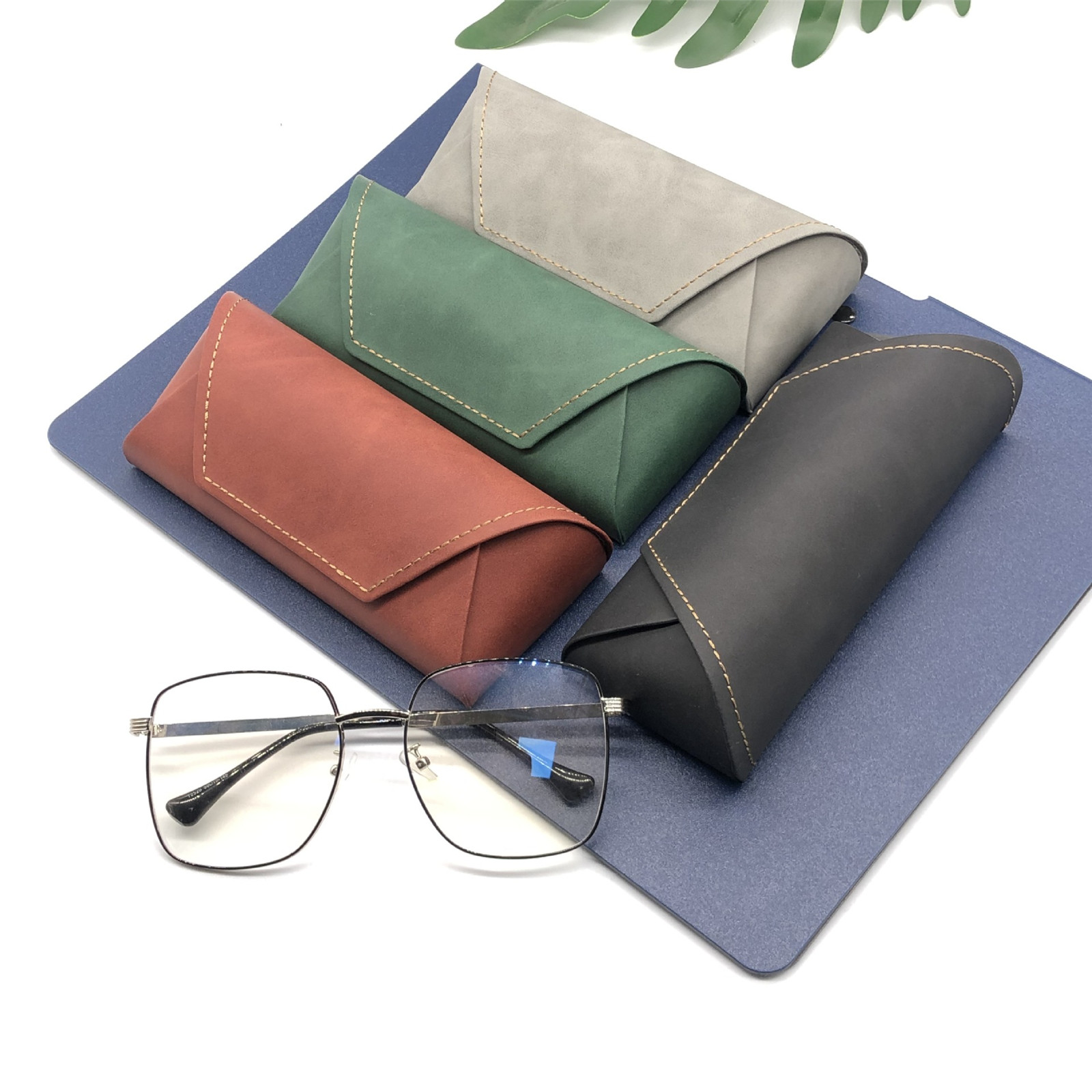 Travel Accessories Ideas - Estuche para gafas de sol Pu+Metal,